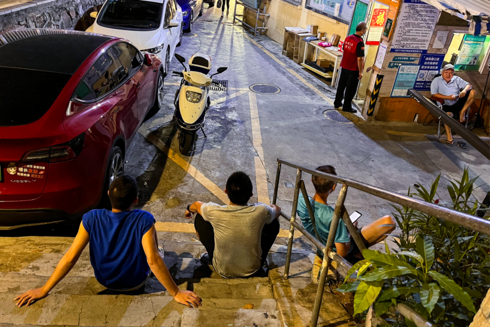 網上投注：失落深二代：我和多數深漂一樣，躺不平也卷不動